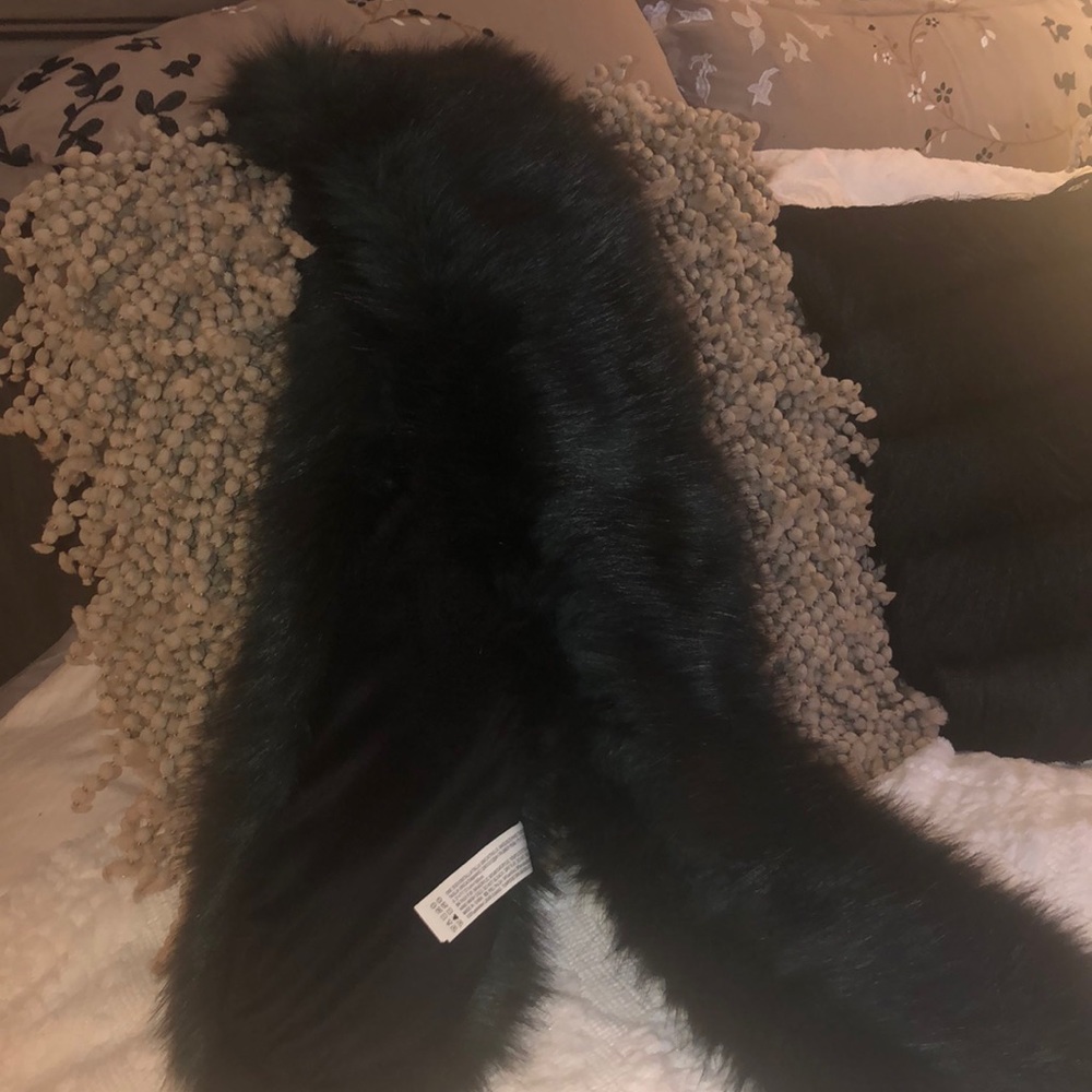 Forever 21 faux fur stole